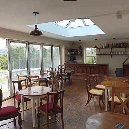 Crown Inn Хексем Экстерьер фото